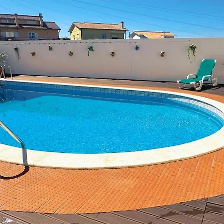 Sunny With Pool Access - & 5 Min Apartament