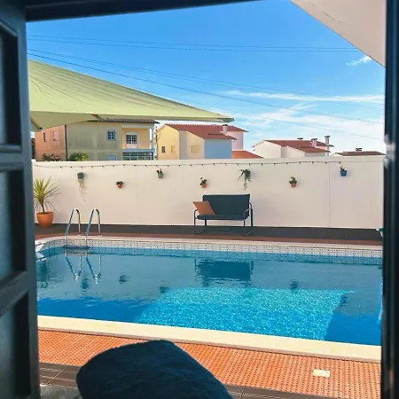 Sunny With Pool Access - & 5 Min *